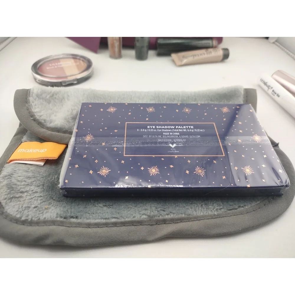 Ulta 10 PC Trvl Set‎ Eyeshadow, Blush, Highlight,Mascara, Lipstick,  Cloth, Bag